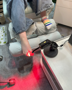 Fotodynamiczna terapia PACT® MED przeciw grzybicy paznokci